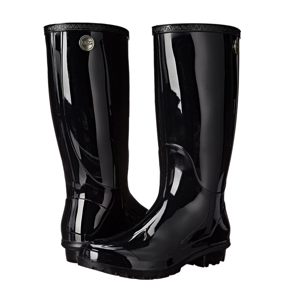 UGG Shaye Boots